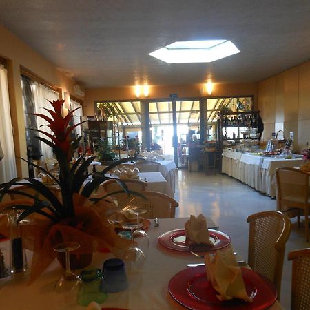 Hotel Ristorante Miralago Garda  Bagian luar foto