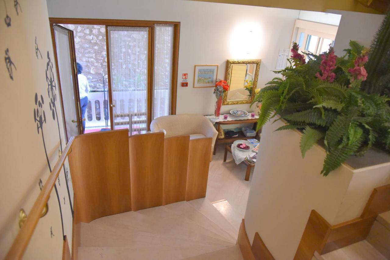 Hotel Ristorante Miralago Garda  Bagian luar foto