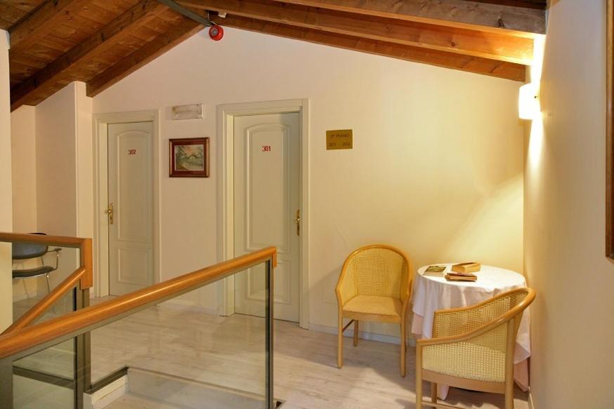 Hotel Ristorante Miralago Garda  Bagian luar foto