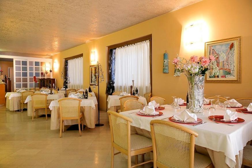 Hotel Ristorante Miralago Garda  Bagian luar foto
