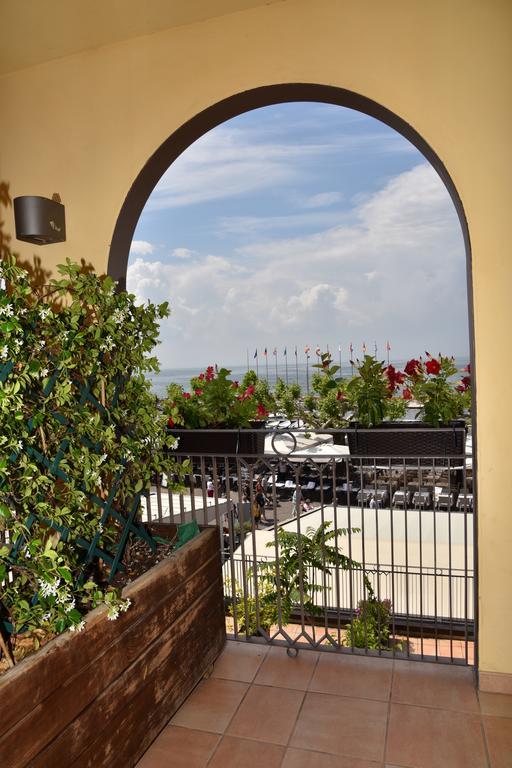 Hotel Ristorante Miralago Garda  Bagian luar foto